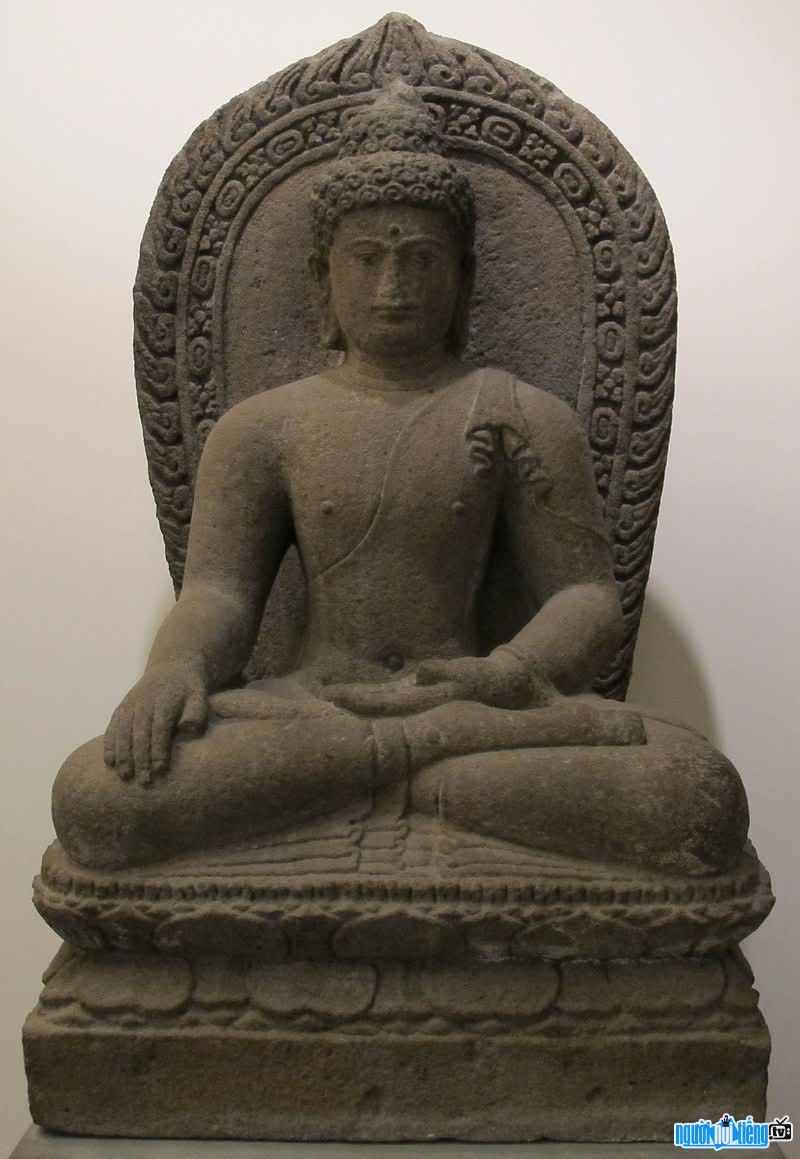 Tôn tượng Phật A-súc