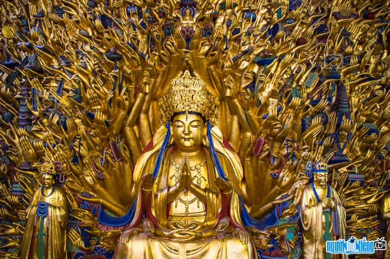Thien Thu Thien Nhan Bodhisattva is popularly worshiped in Mahayana Buddhism.
