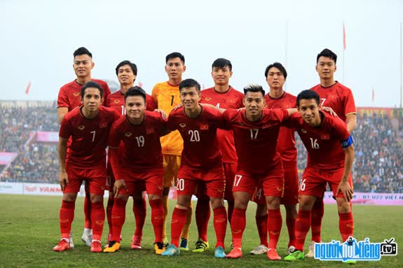 Images of a squad of the Vietnamese team