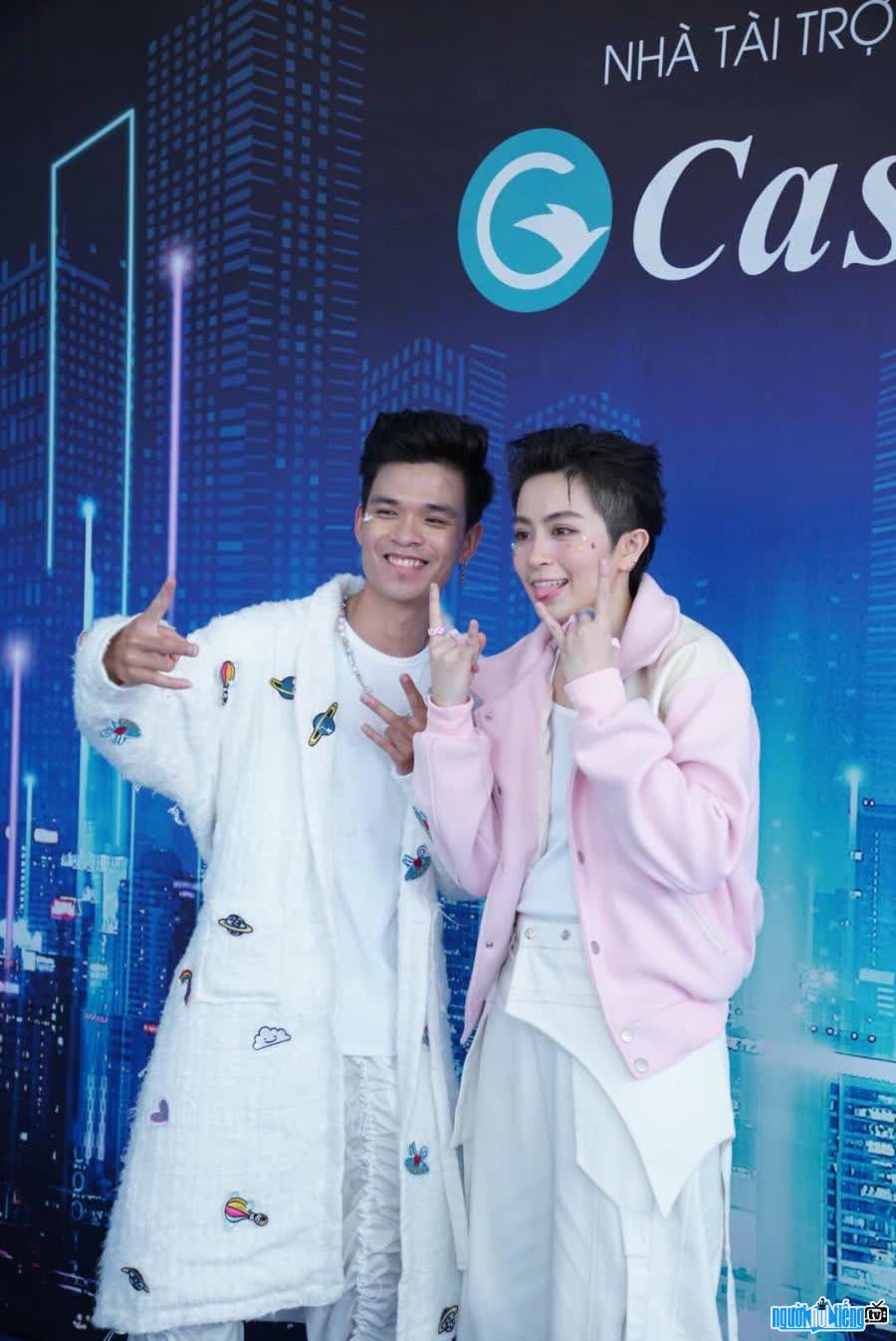 Picture of musician Minh Dinh and MC Gil Le