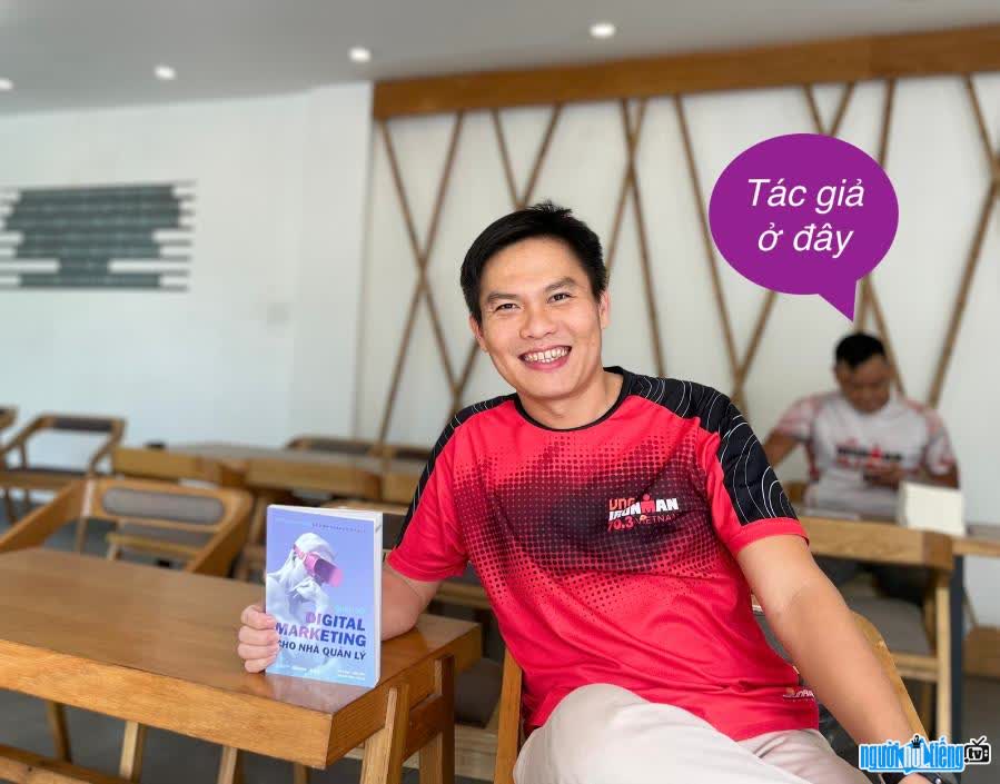 Tran Thanh Phong is the first Vietnamese author to write on the topic of Start-up Business