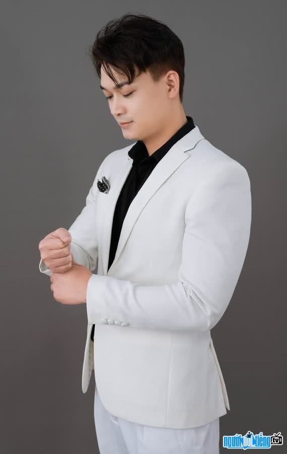  Hoang Duc Duy - talented male singer