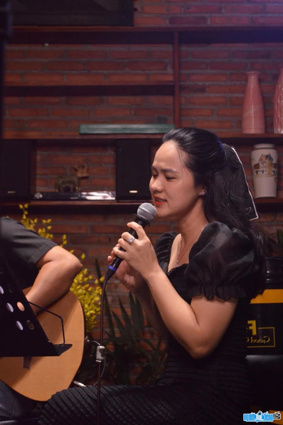 Ca sĩ Thái Chi trở lại đường đua âm nhạc sau 3 năm vắng bóng