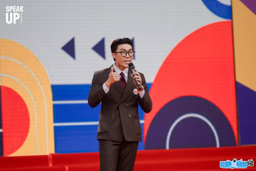 Le Minh Duc becomes the runner-up of Speak Up 2021 contest