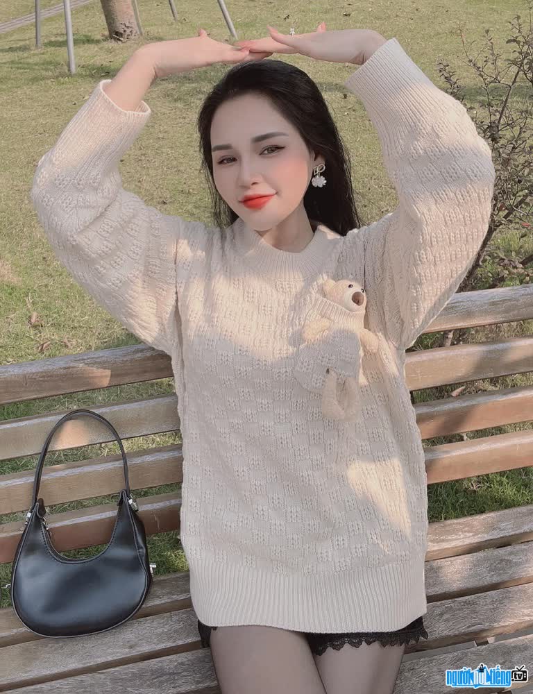 Nữ ca sĩ Vũ Thanh Tuyền xinh đẹp trẻ trung