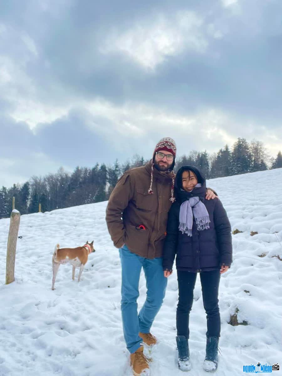 Tiktoker Quynh Anh's picture In Switzerland and her husband