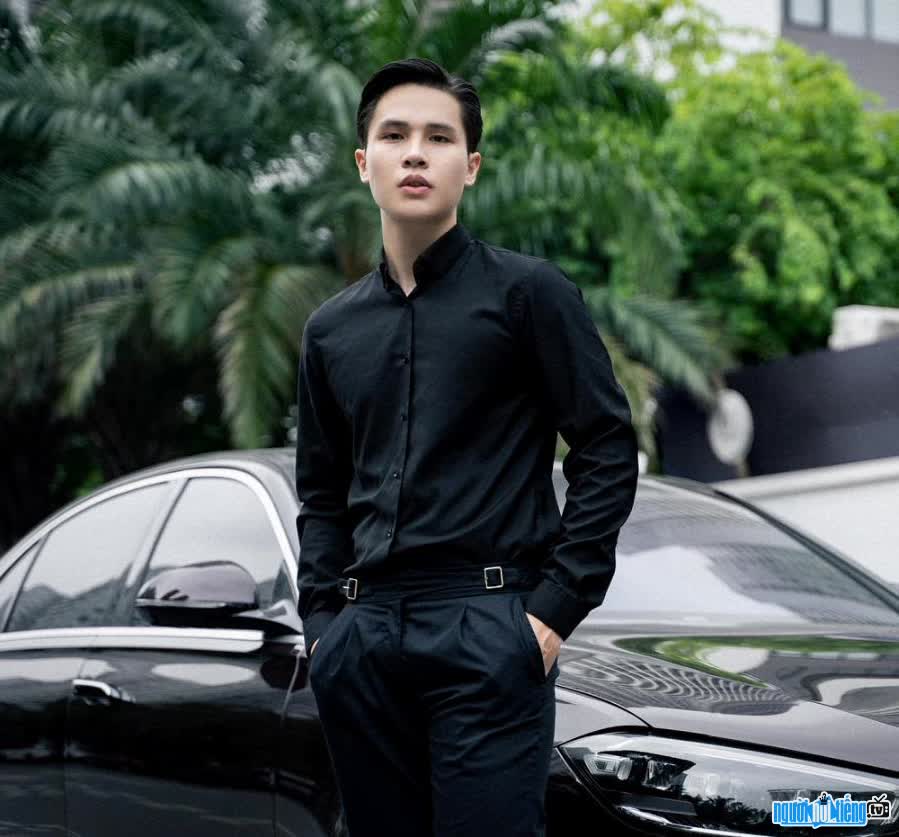  Male model Tran Duy Anh with youthful style