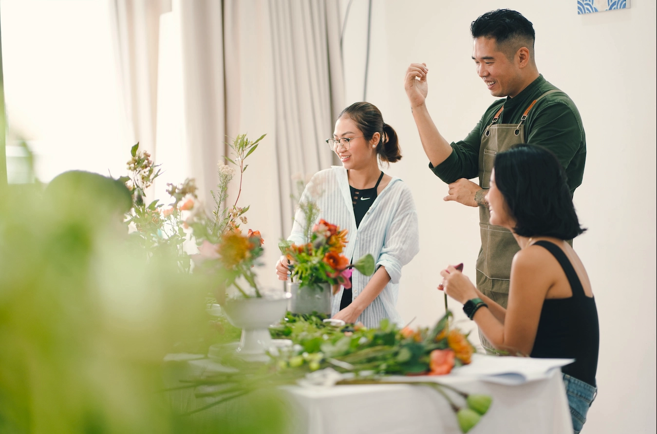 Nixon Tran is currently opening a flower arranging class