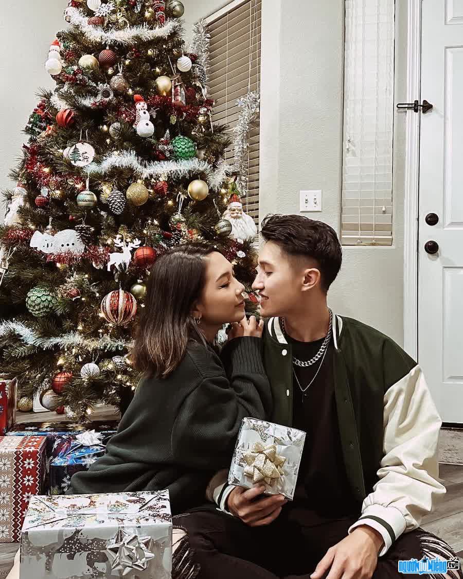 Love Rabbit Youtuber image with boyfriend Alex Nguyen