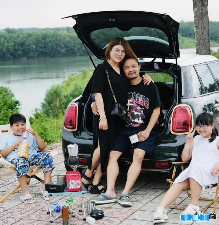 Gia đình hạnh phúc của hot Tiktoker Châu Da Nâu
