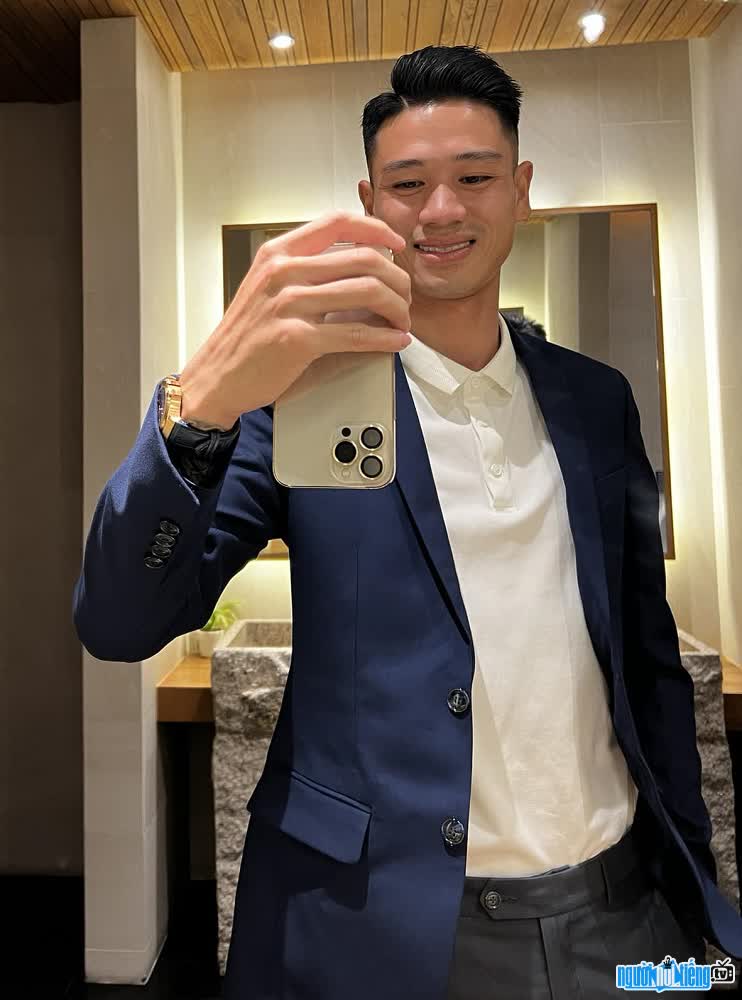 The handsome and elegant image of the goalkeeper Vu Tuyen Quang