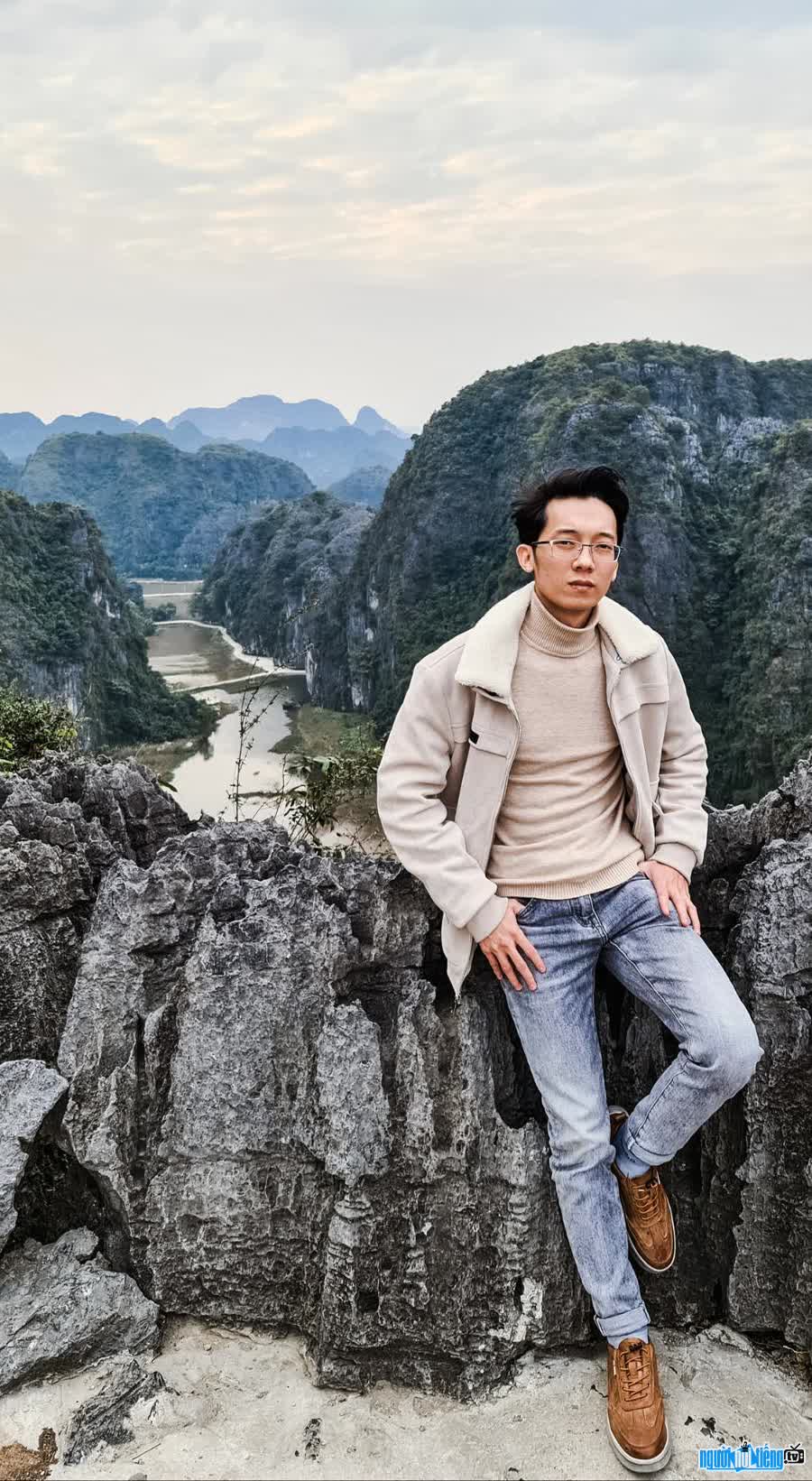 Youtuber Dung Senpai's image at a tourist destination