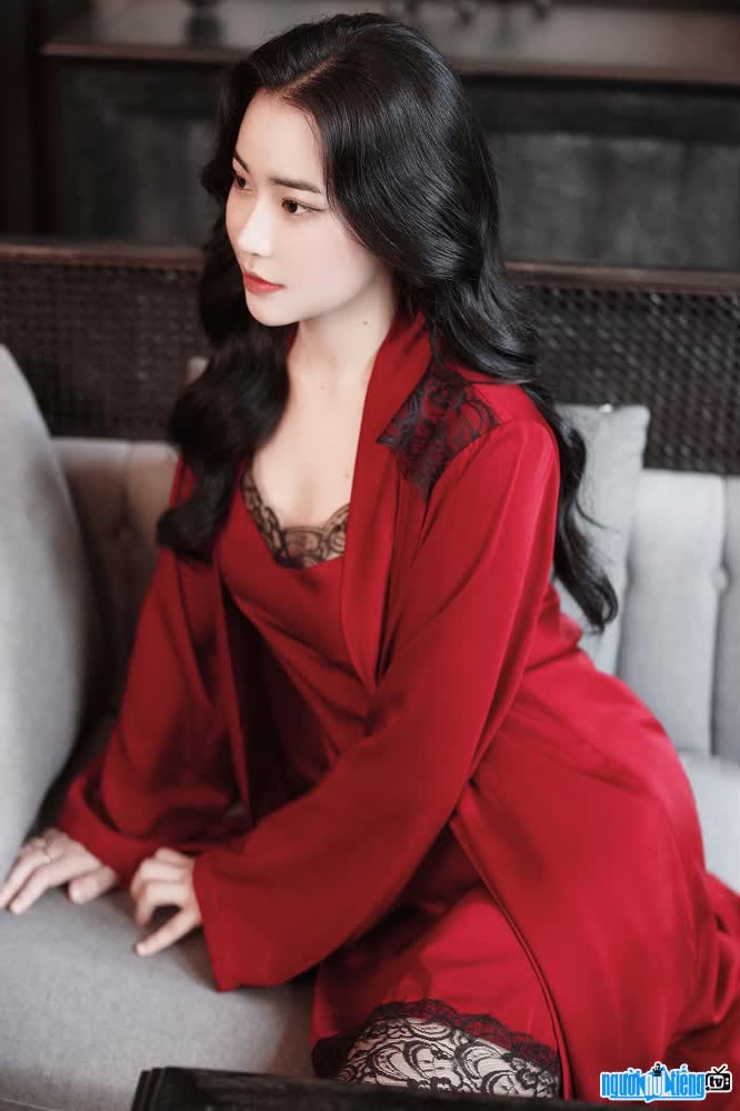  Pham Kieu Huyen - a beautiful and attractive female singer