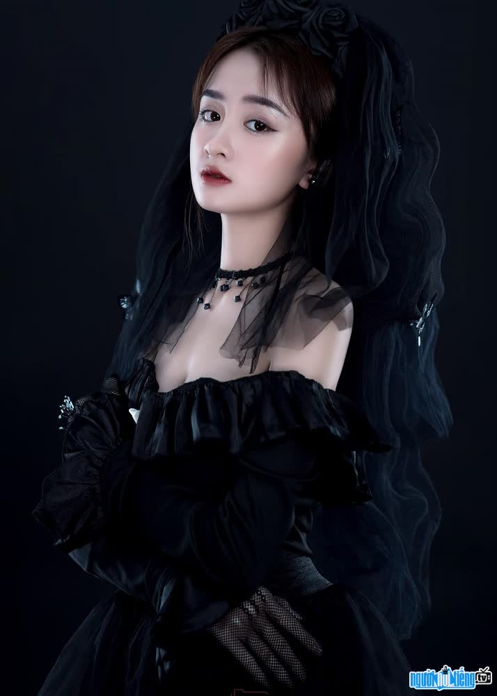Quynh Nhu (UriQuyhn) - a talented photo model