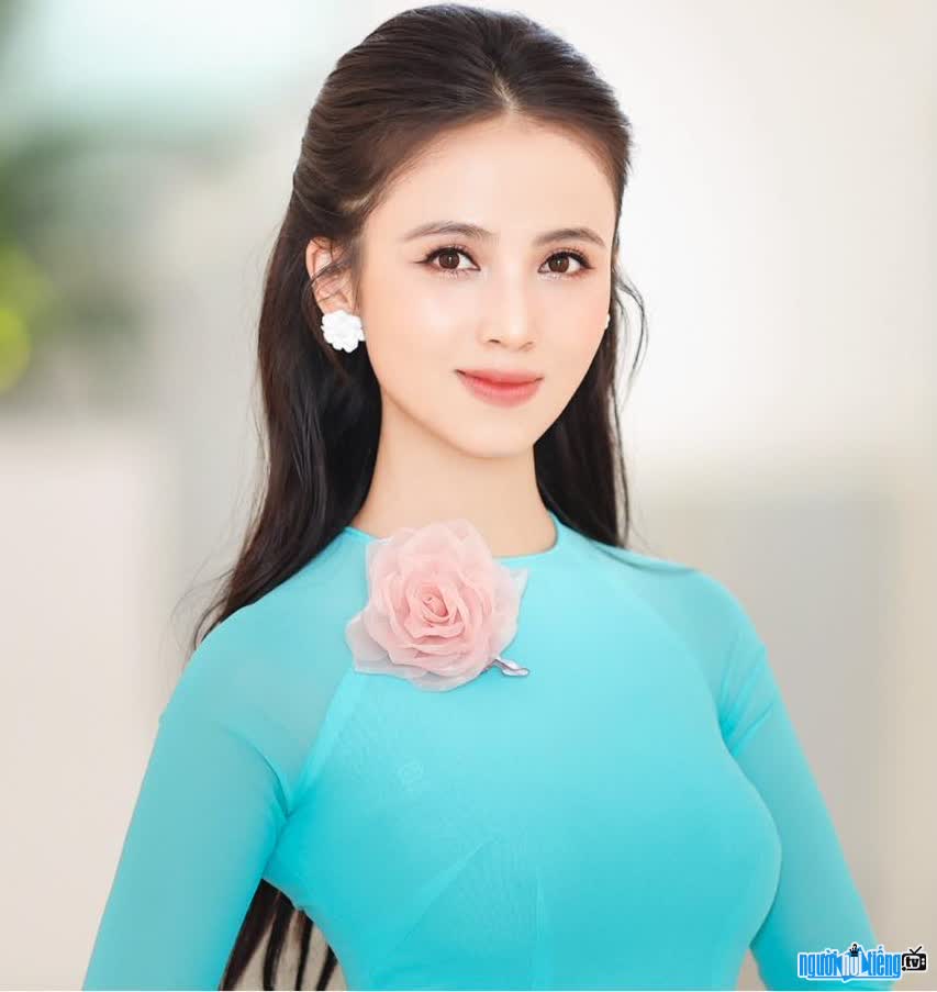Hình ảnh xinh đẹp của nữ MC Hồ Phạm Thanh Giang