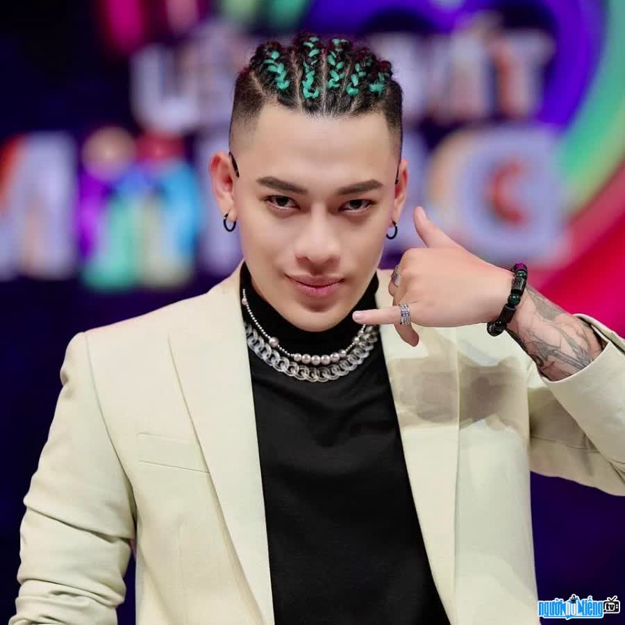 The handsome image of male DJ Tin - Le Quoc Hung