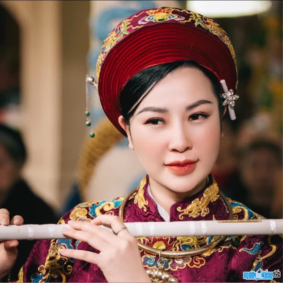 Hình ảnh chân dung Cô đồng Nguyễn Hoàng Diệu Ngân