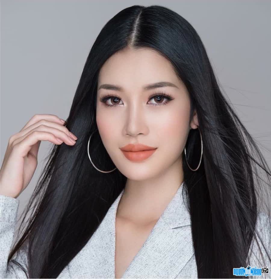 Hình ảnh xinh đẹp của nữ người mẫu ca sĩ Trương Lynh