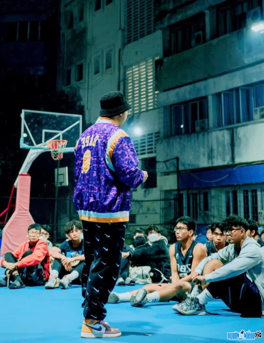 Dang Huu Viet has a passion for basketball
