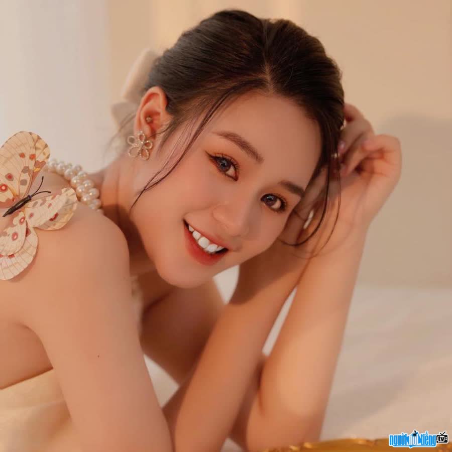 Nguyen Le Diem Quynh owns beautiful beauty