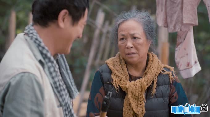  Artist Thanh Quy takes on the role of a mother-in-law who loves her daughter-in-law in the movie Life is Still Beautiful