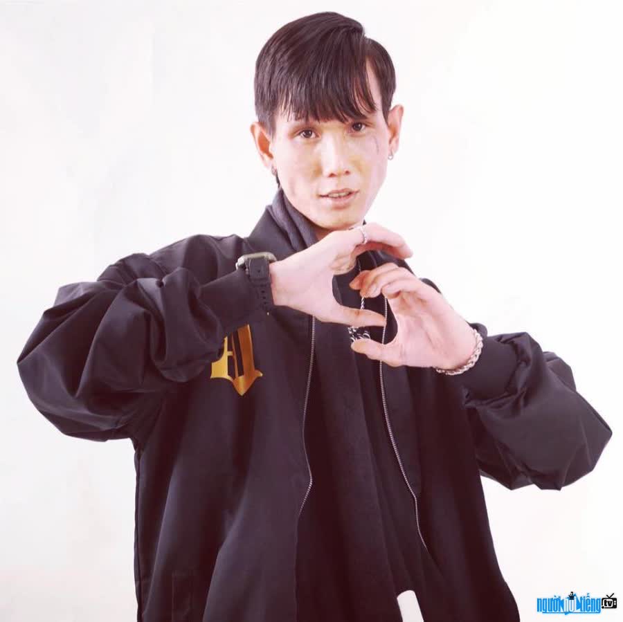 Khánh Jayz là một rapper trẻ thu hút nhiều sự quan tâm trong cộng đồng Rap Việt