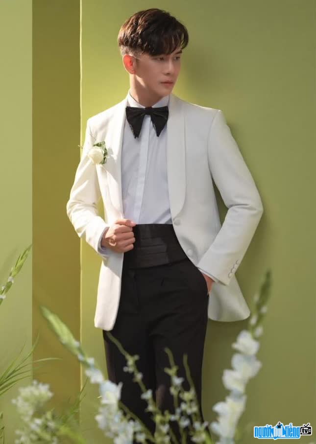 Ho Hoai Nam is handsome and elegant