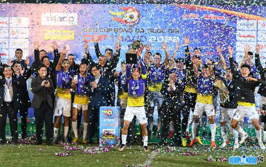 Hà Nội FC ăn mừng chiến thắng Siêu cup Quốc gia