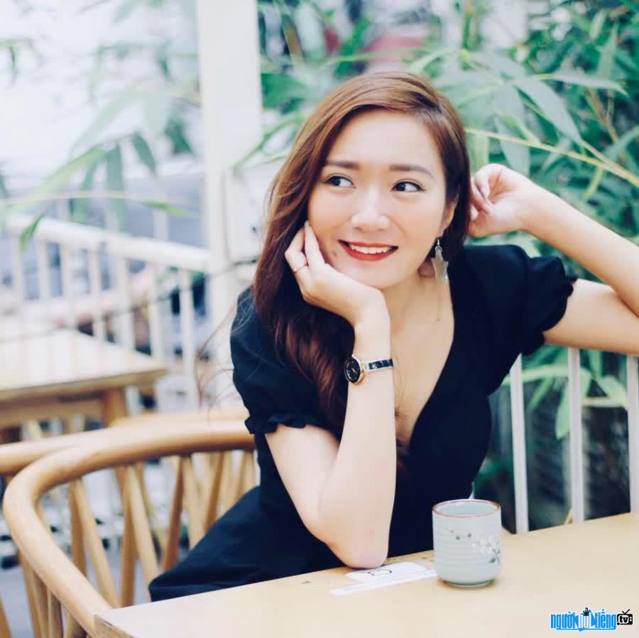 Hình ảnh trẻ trung xinh đẹp của nữ MC Vân Anh