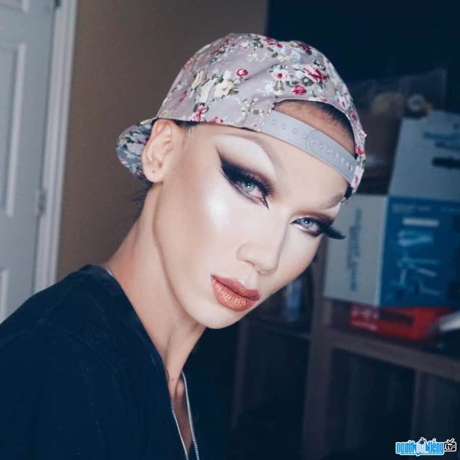 TikToker Plastique Tiara owns a borderless beauty