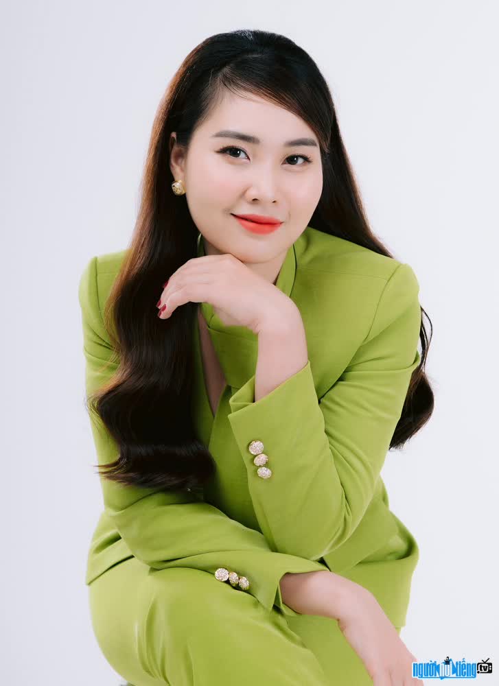 Tú Trinh xinh đẹp trẻ trung