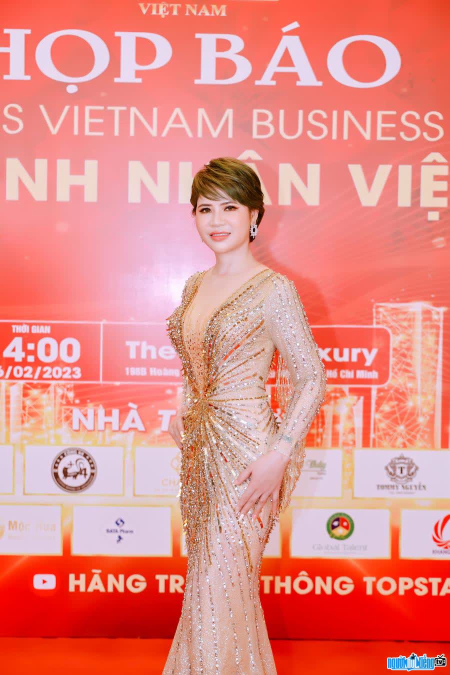 Businesswoman Le Thi Lan owns beautiful beauty