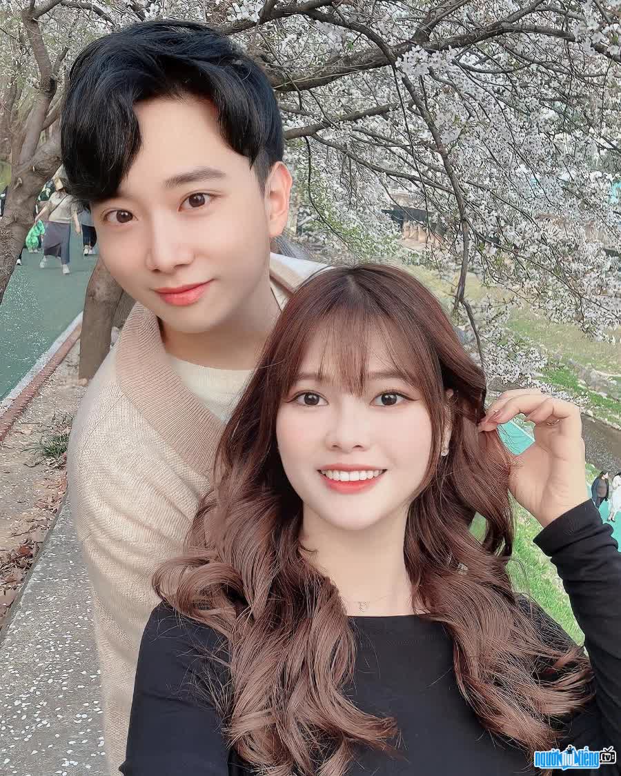 Hình ảnh cặp đôi Tiktoker Seung Thảo tại Hàn Quốc