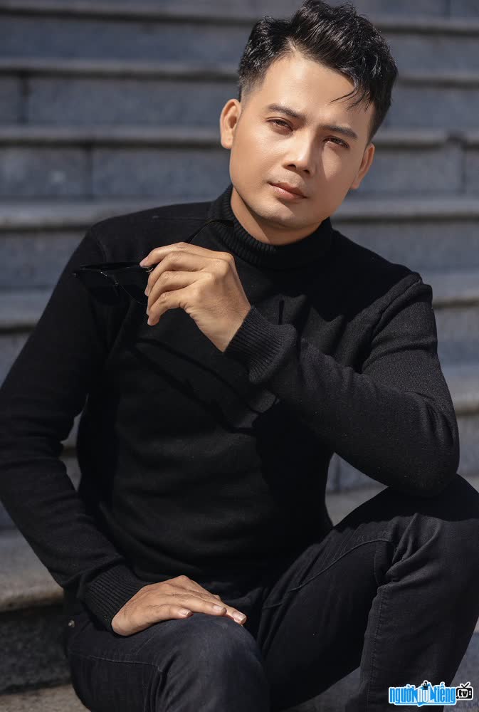 Singer Hoang Sanh is handsome and handsome