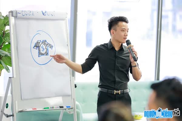  Ceo Hoang Manh Cuong is handsome and multi-talented