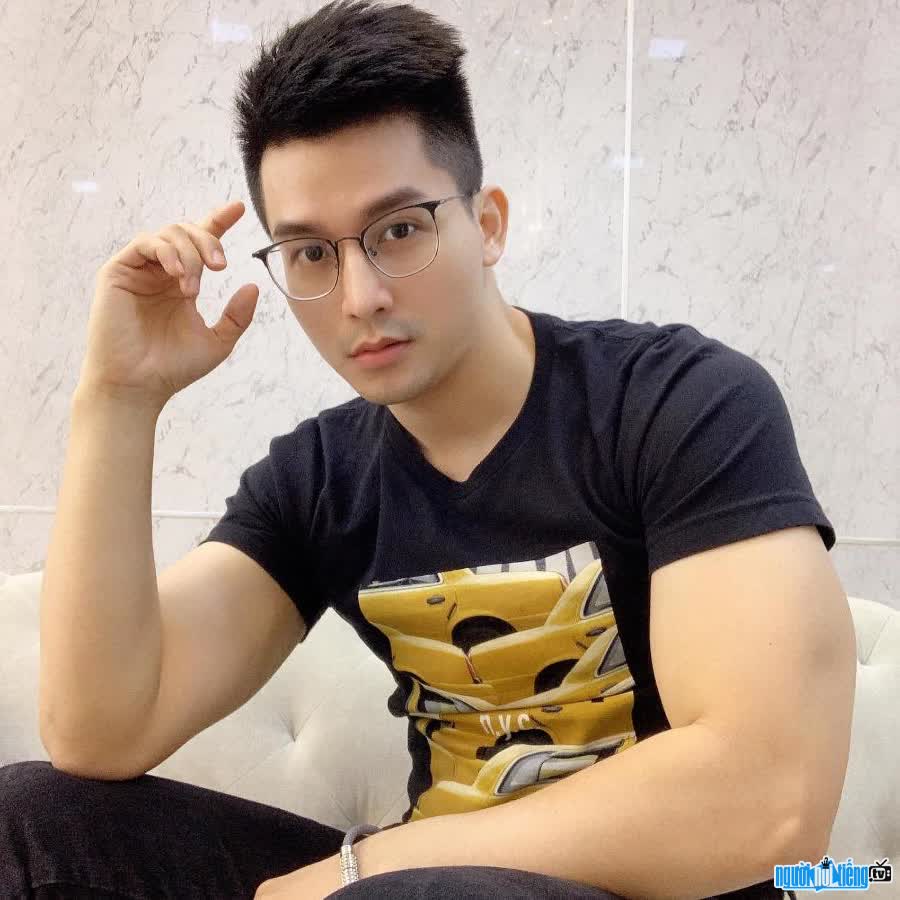 Harry Truong Nguyen's image is handsome and masculine