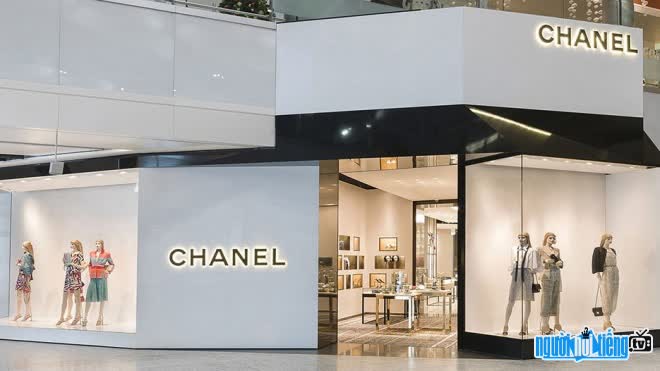Chanel là một thương hiệu xa xỉ nổi tiếng bậc nhất thế giới.