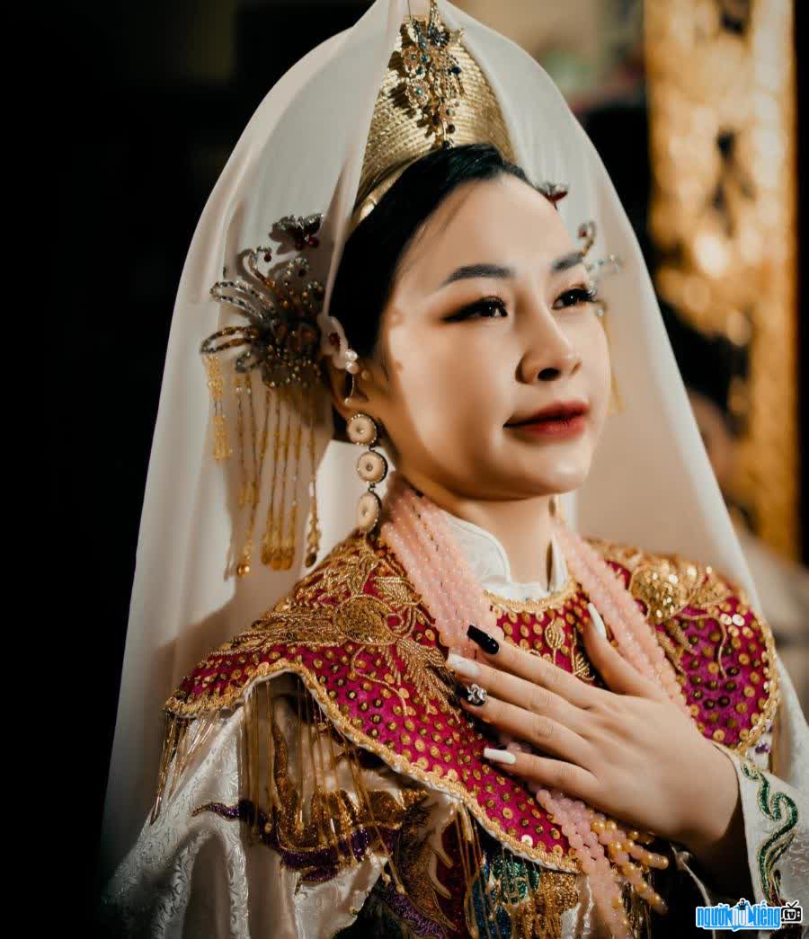 Cô đồng Nguyễn Hoàng Diệu Ngân mong muốn gìn giữ giá trị nhân văn của tín ngưỡng hầu đồng