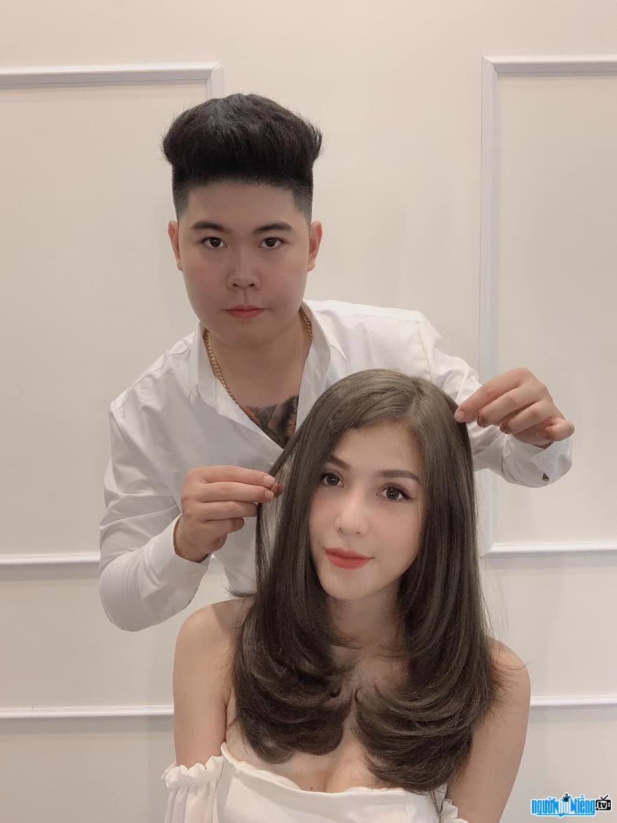 CEO Do Ngoc Tu has a passion for hairstyling