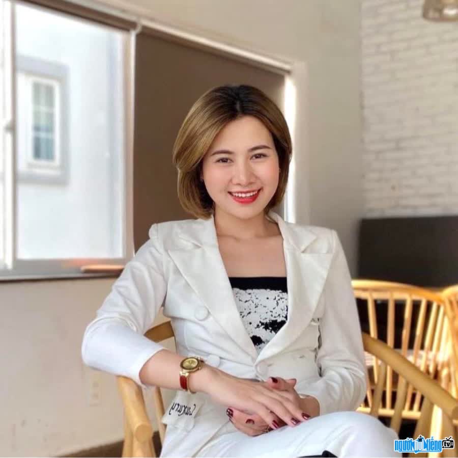 TikToker Nguyen Thi Du pursues her dream of becoming an insurance consultant
