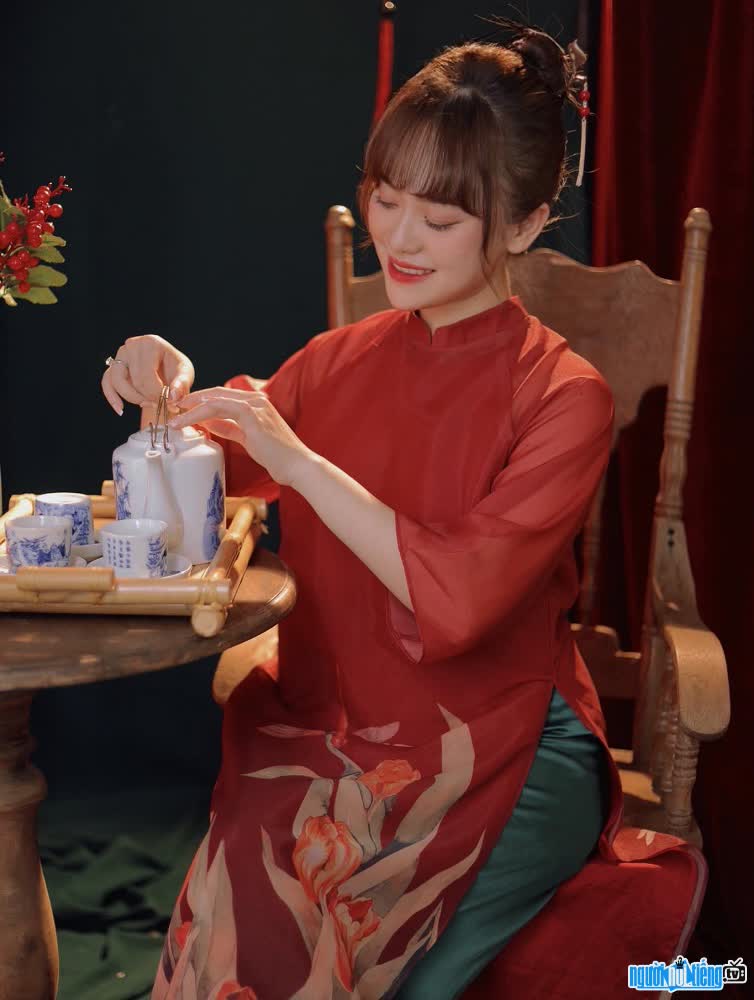 Nhat Linh Nguyen is beautiful in a traditional ao dai