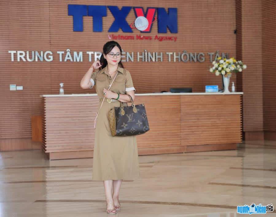 Nhà báo Đỗ Minh Hà hiện đang làm việc tại Trung tâm truyền hình thông tấn