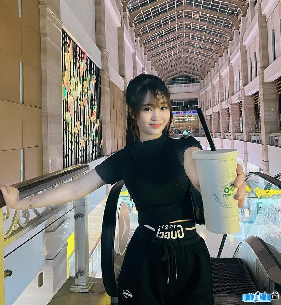 Phương Anh Trương - nàng Idol Live Stream xinh đẹp và tài năng