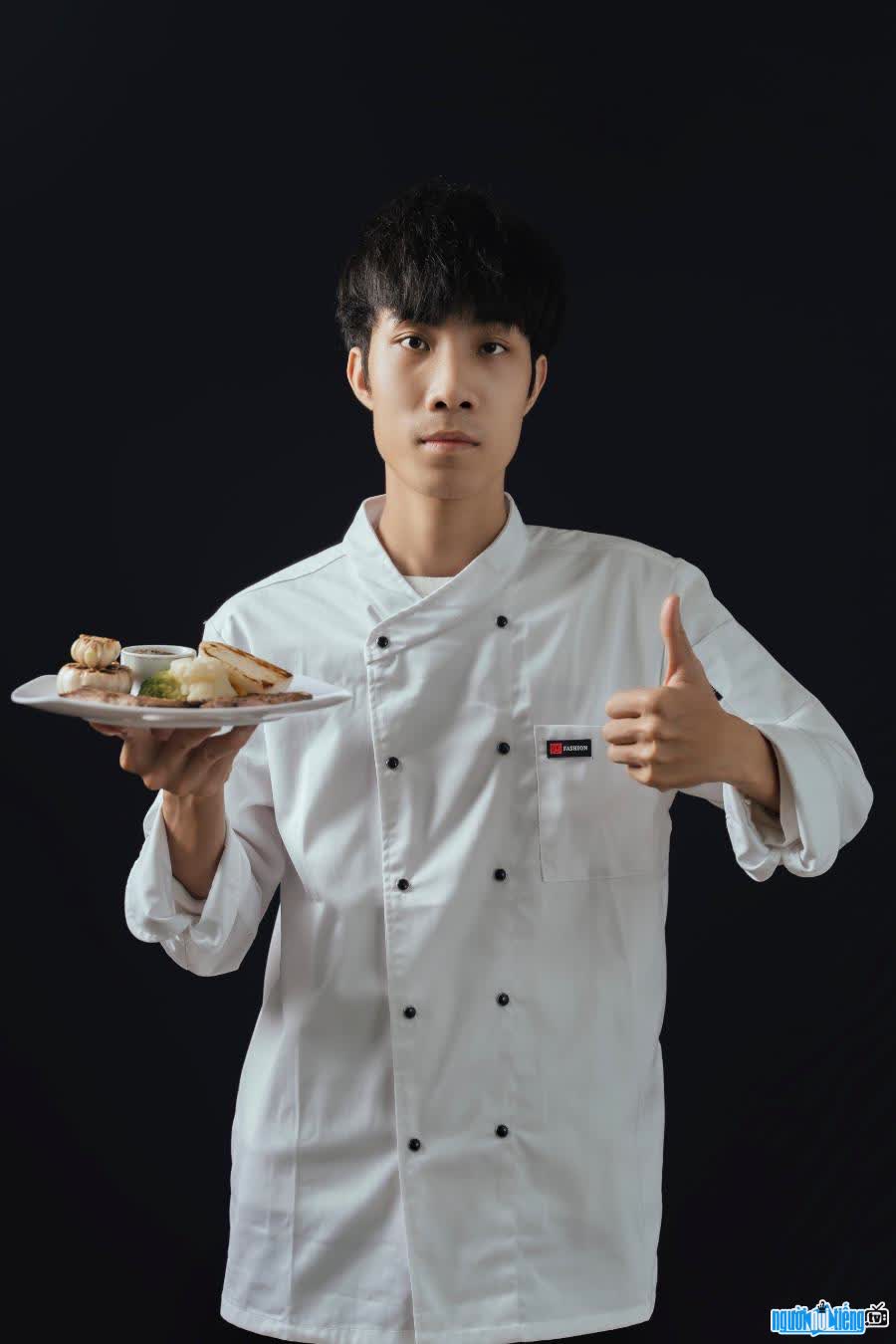  An image of chef Minh Hieu