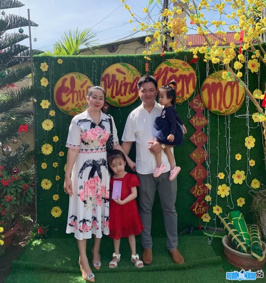 The happy family of Producer Nguyen Duc Weight