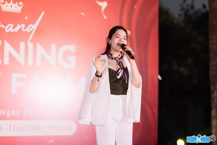 Út Mai được xem là nữ ca sĩ có cái tên đặc biệt nhất nhì làng nhạc Việt Nam