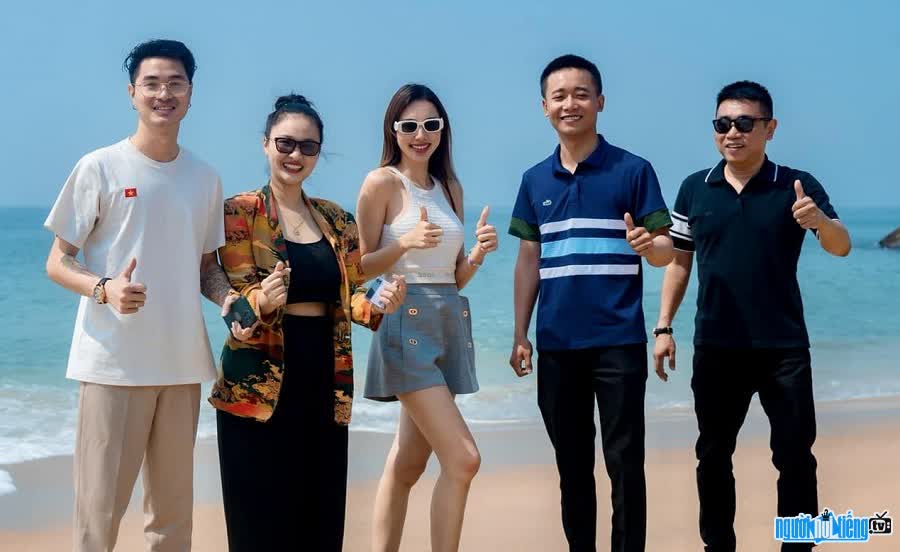 Youtuber Tien TuTi is a close friend of Quang Linh Vlogs