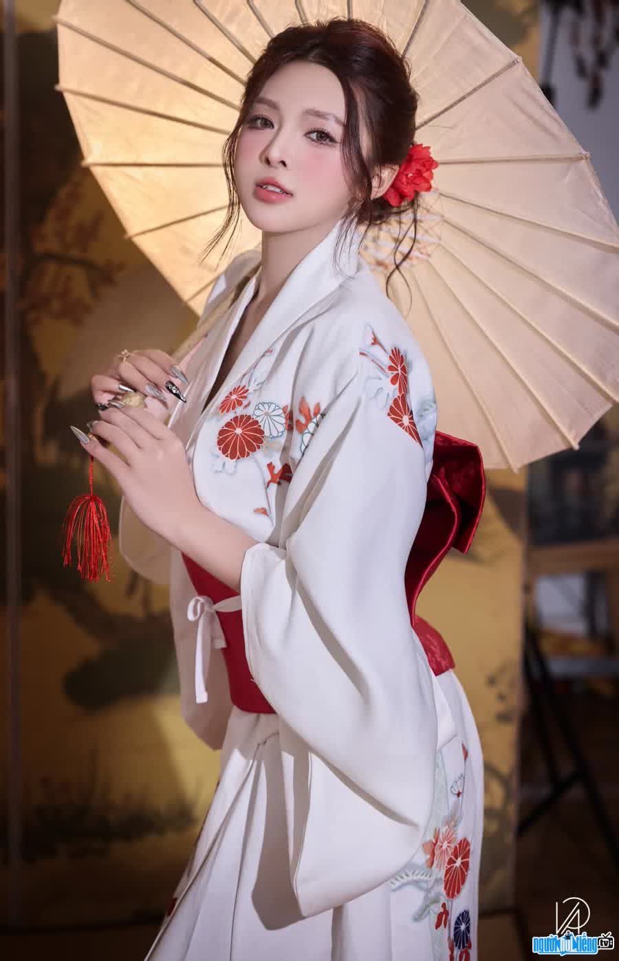 Hình ảnh Mochiii xinh xăn trong bộ kimono