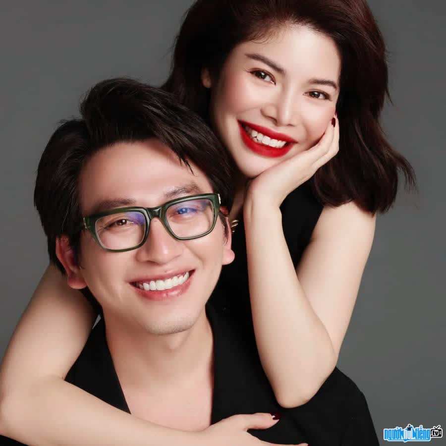  Image of hair stylist Huynh Chi Tam with his wife