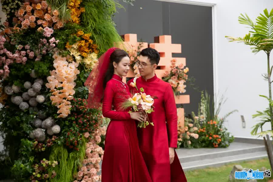  Image of Tran Duy Minh Dat paired with Midu at the funeral ceremony